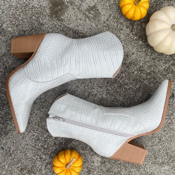 Lulus Elenora light bone grey faux snake skin western boots - Picture 3 of 8